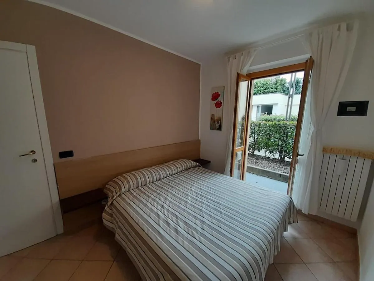 Marco Apartment - Holiday Apartment Luino Italy