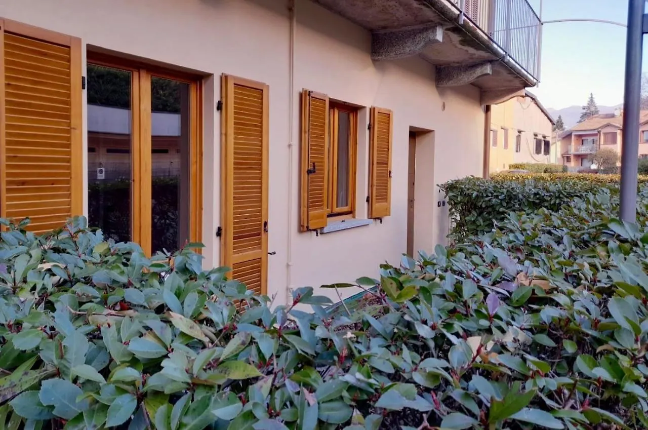 Marco Apartment - Holiday Apartment Luino Italy