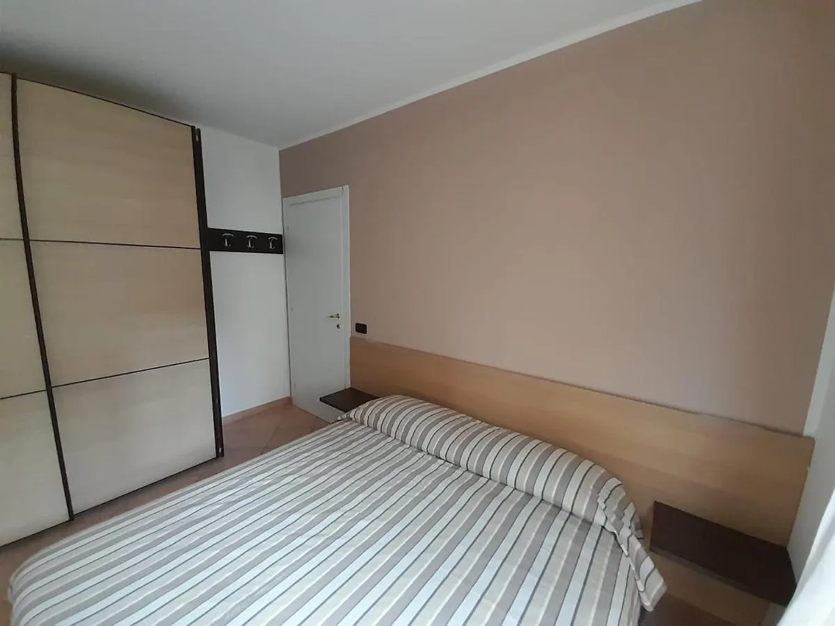 Marco Apartment - Holiday Apartment Luino Italy