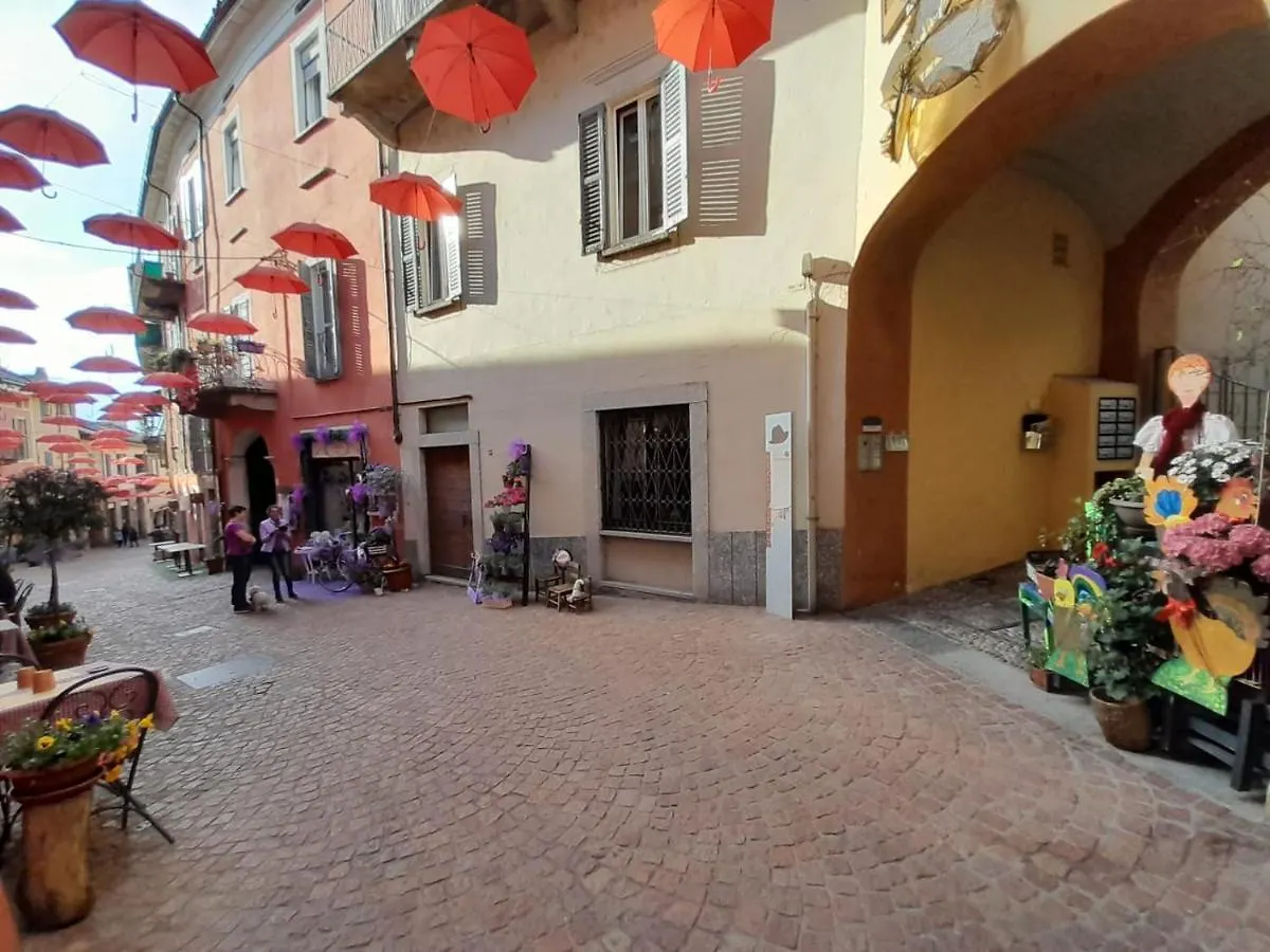 Marco Apartment - Holiday Apartment Luino Italy